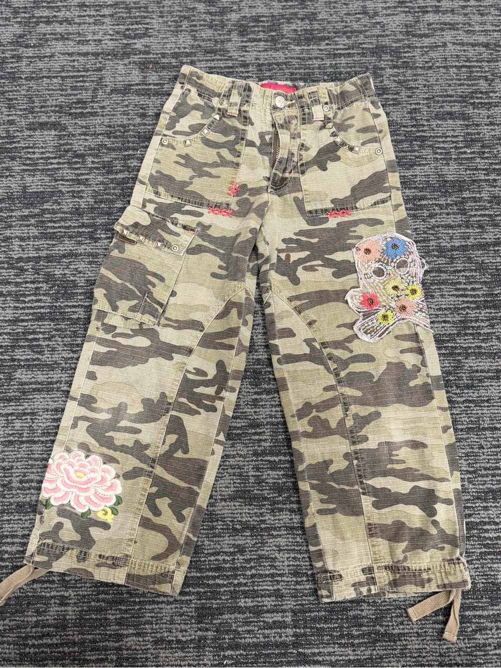 Mimi & Maggie Girls 5 Camo Cargo Pants Floral Skull Y2K